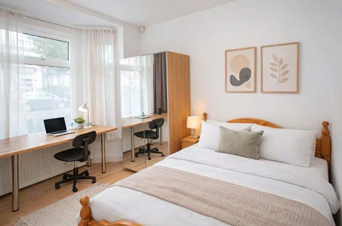 2 Bedroom Apartment To Rent In Peerless Street, Old Street, London, EC1V
