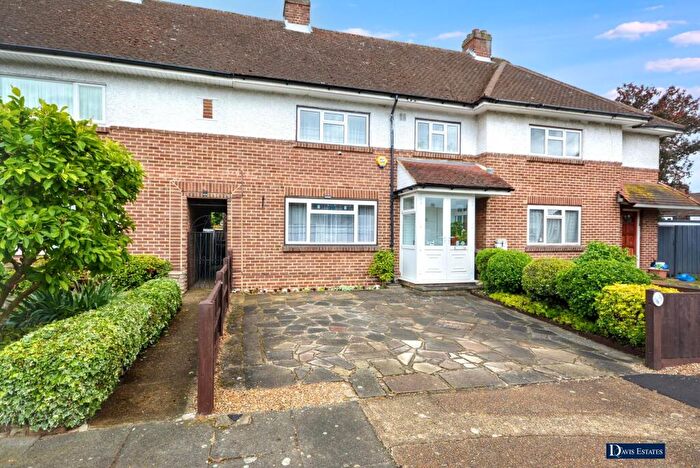 3 Bedroom Terraced House For Sale In Byron Way, Harold Hill, Romford, RM3