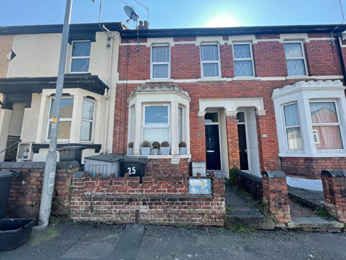 3 Bedroom Terraced House To Rent In Crombey Street, Town Centre, SN1