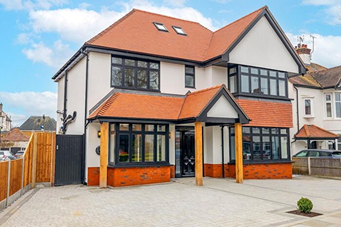 4 Bedroom Detached House For Sale In Elm Grove, Southend-On-Sea, SS1