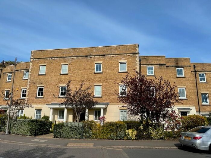 2 Bedroom Apartment To Rent In Dickens Heath Road, Shirley, B90