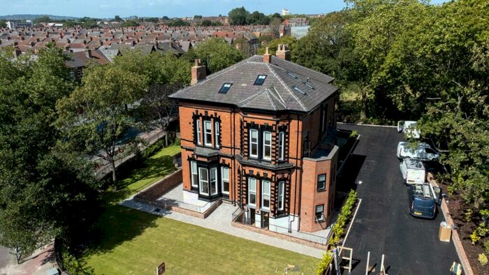 2 Bedroom Apartment To Rent In Parkfield Road, Aigburth, Liverpool, Merseyside, L17