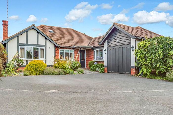 3 Bedroom Detached Bungalow For Sale In Drewsteignton, Shoeburyness, SS3