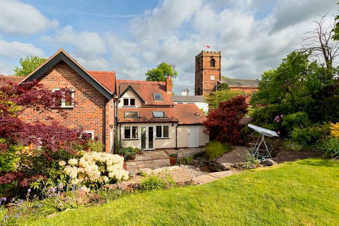 4 Bedroom Semi-Detached House For Sale In Vicarage Lane, Little Budworth, Tarporley, CW6