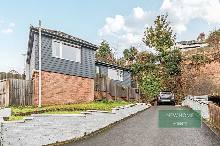 3 Bedroom Detached House For Sale In Yarmouth Close Poole, BH12