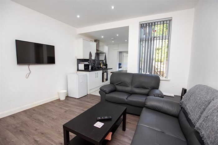 4 Bedroom House To Rent In Lottie Road, Birmingham, West Midlands, B29