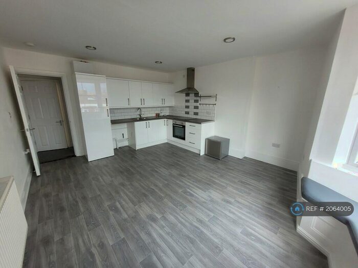 1 Bedroom Flat To Rent In Hamilton Road, Felixstowe, IP11