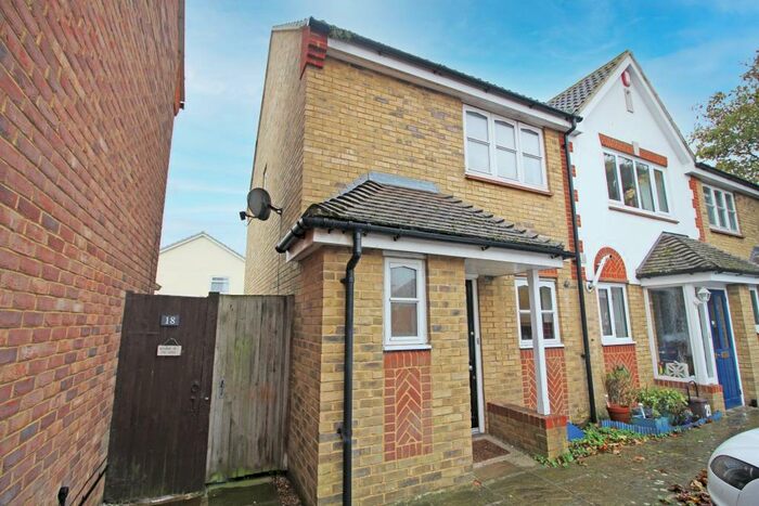 2 Bedroom Semi-Detached House To Rent In Margate, CT9