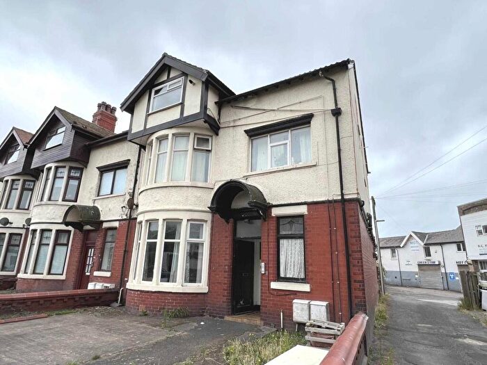 2 Bedroom Flat To Rent In Lytham Road, Blackpool, FY4