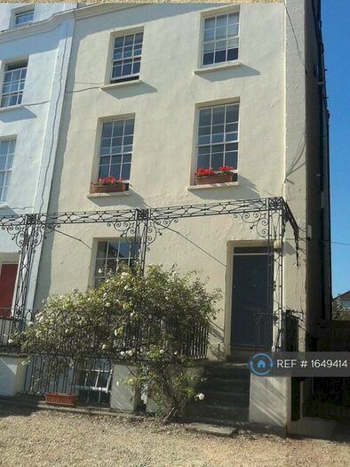 2 Bedroom Flat To Rent In West Park, Bristol, BS8