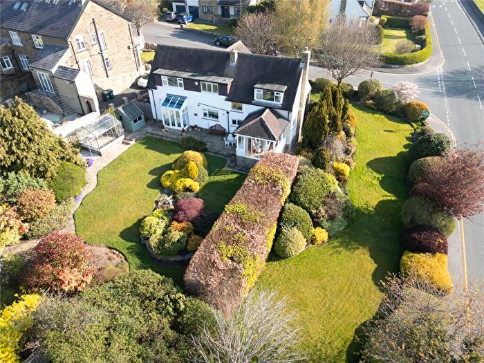 4 Bedroom Detached House For Sale In Belmont Avenue, Baildon, Shipley, West Yorkshire, BD17