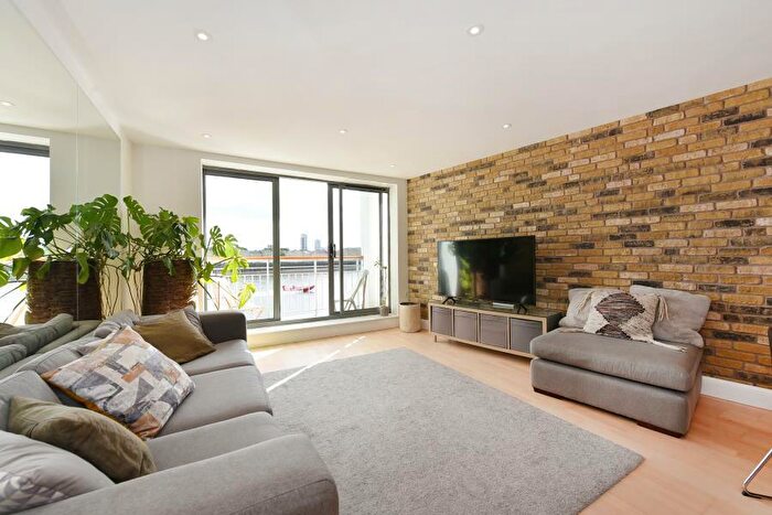 3 Bedroom Apartment To Rent In Chinnocks Wharf Narrow Street, E14