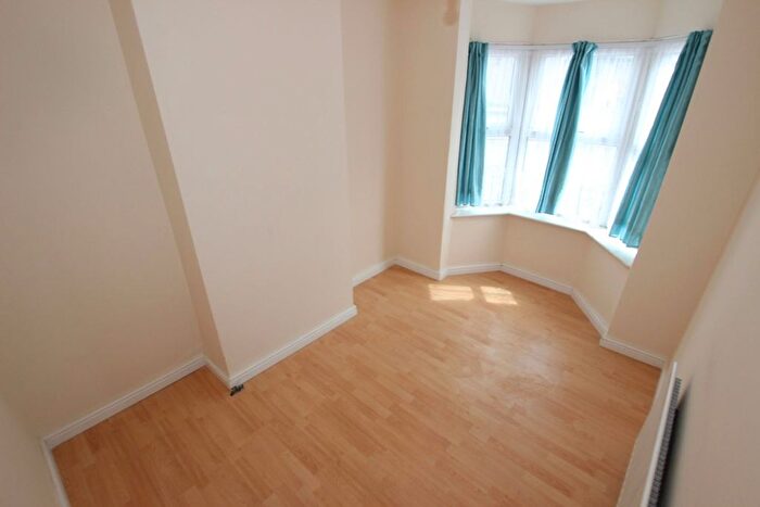 3 Bedroom Terraced House To Rent In Waldeck Street, Reading, RG1