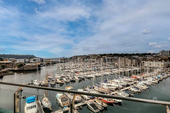 2 Bedroom Flat To Rent In Harbour Avenue, Plymouth, PL4