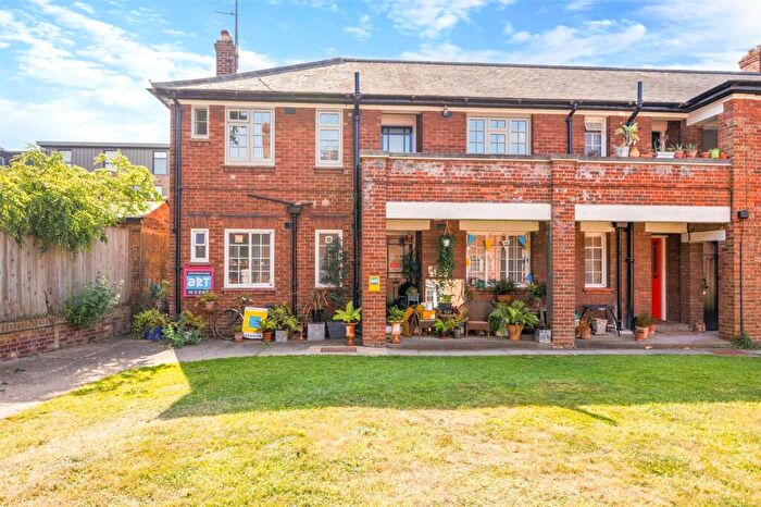 1 Bedroom Apartment To Rent In Shirley Place, Oxford, Oxfordshire, OX2