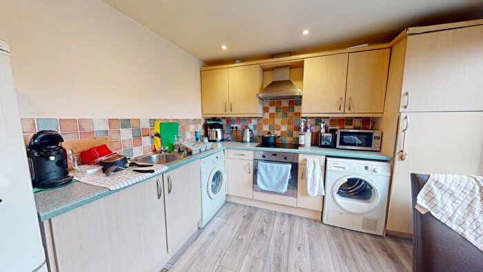 2 Bedroom Apartment To Rent In Royal Victoria Court, Gamble Street, Nottingham, Nottinghamshire, NG7