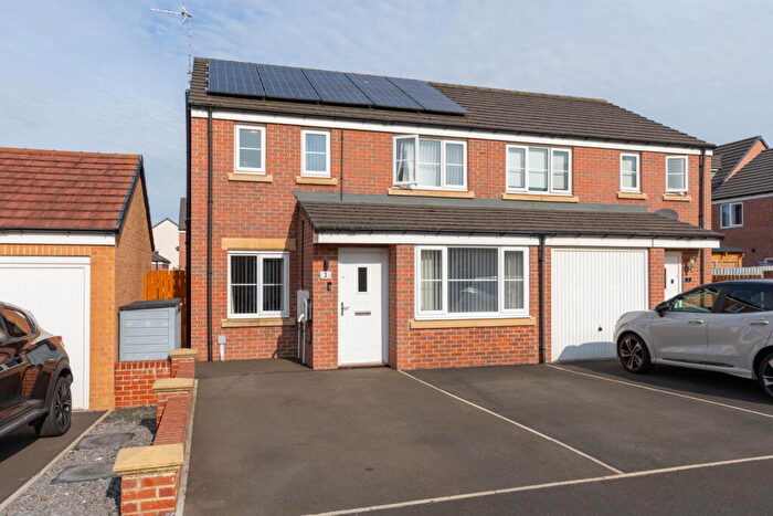 3 Bedroom Semi-Detached House For Sale In Bakethin Crescent, Blyth, NE24