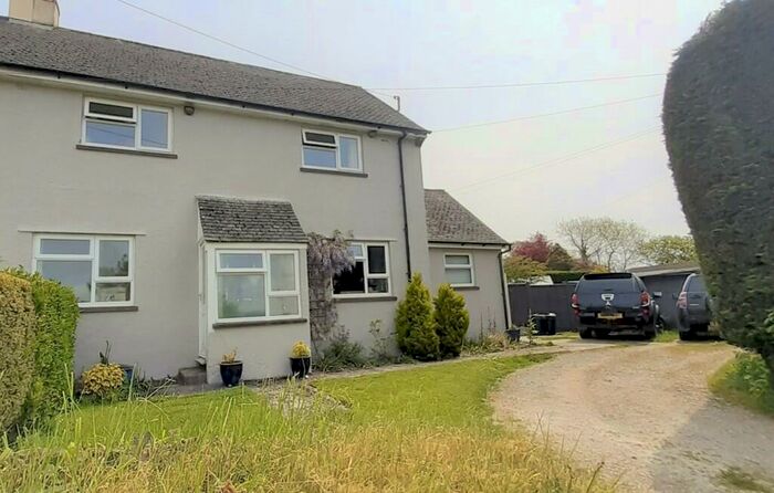 3 Bedroom Semi-Detached House For Sale In Green Banks, Trebullett, PL15