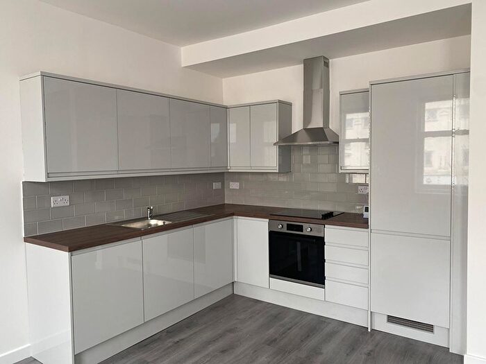 2 Bedroom Flat To Rent In North End Road, London, NW11