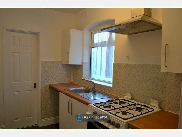 2 Bedroom Terraced House To Rent In Windmill Road, Coventry, CV6