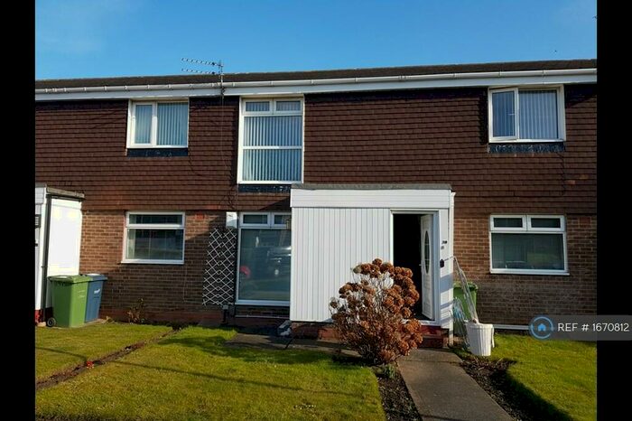 2 Bedroom Flat To Rent In Morval Close, Sunderland, SR3