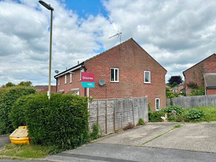 1 Bedroom Terraced House For Sale In Wincanton Close, Alton, Hampshire, GU34