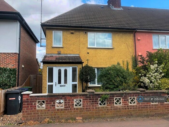 4 Bedroom Semi-Detached House To Rent In Elizabeth Way, Cambridge, CB4