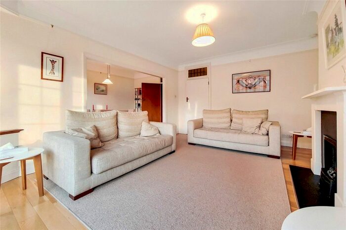 2 Bedroom Flat To Rent In Girton House, Manor Fields, Putney, SW15