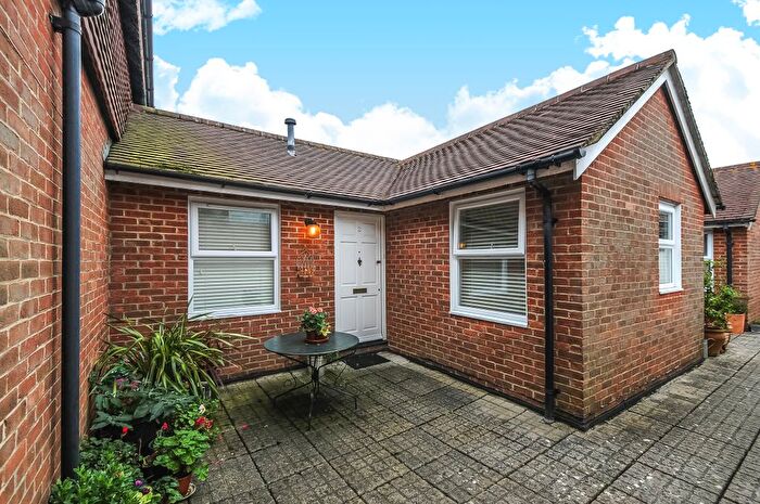 1 Bedroom Property To Rent In High Street, Lymington, Hampshire, SO41