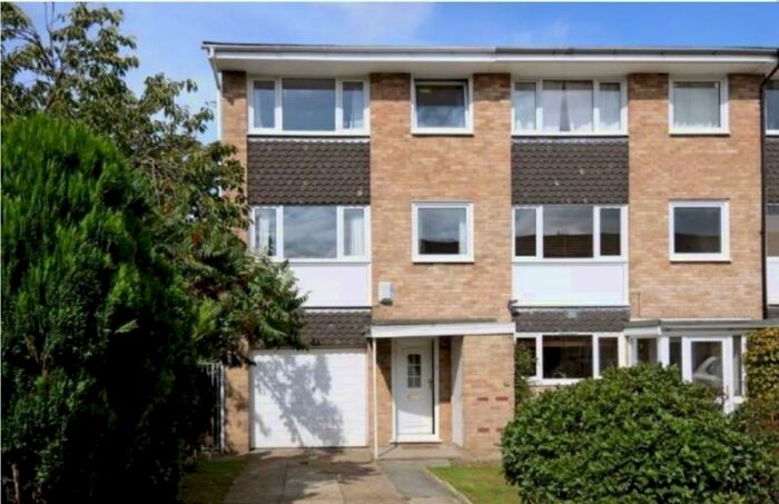 4 Bedroom End Of Terrace House To Rent In St Davids Close West Wickham, BR4