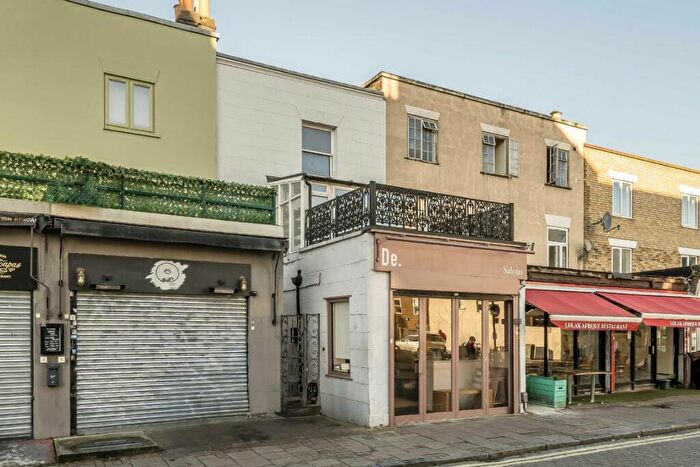 2 Bedroom Flat To Rent In Choumert Road, Peckham, SE15