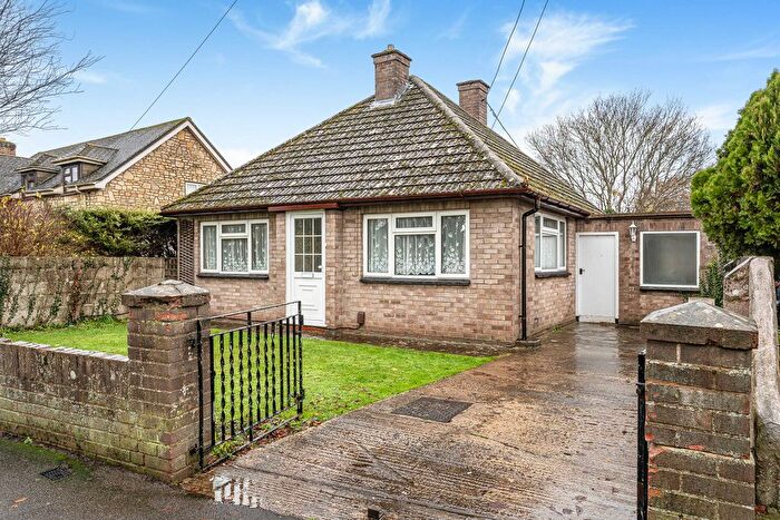 2 Bedroom Detached Bungalow For Sale In Green Road, Kidlington, OX5