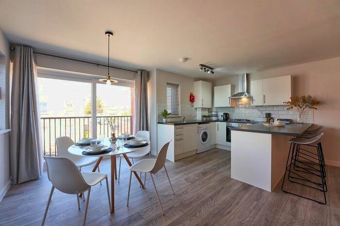 2 Bedroom Flat To Rent In Flat, Dower Court, Spencer Road, Rainham, RM13