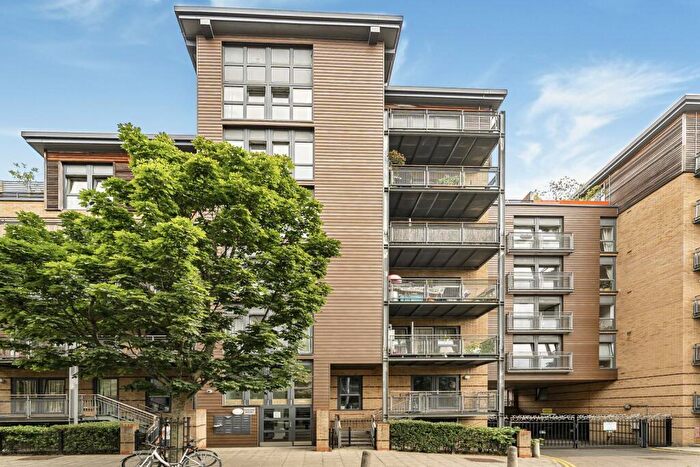 1 Bedroom Flat To Rent In Fenland House, Harry Zeital Way, E5