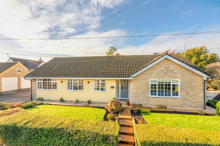 4 Bedroom Bungalow For Sale In High Street, Hawkesbury Upton, Badminton, GL9