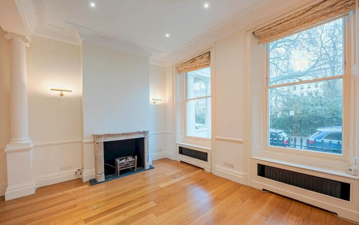 2 Bedroom Flat To Rent In Warwick Square, London, SW1V