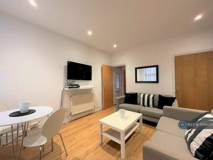 4 Bedroom Terraced House To Rent In Harland Road, Sheffield, S11