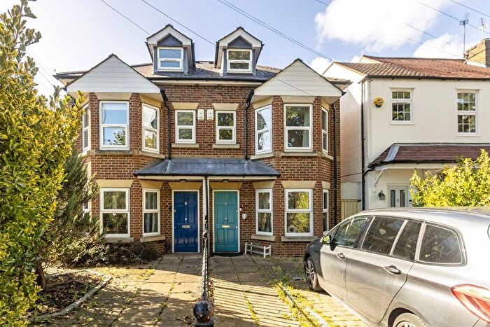 4 Bedroom Semi-Detached House To Rent In Oak Avenue, Hampton, TW12