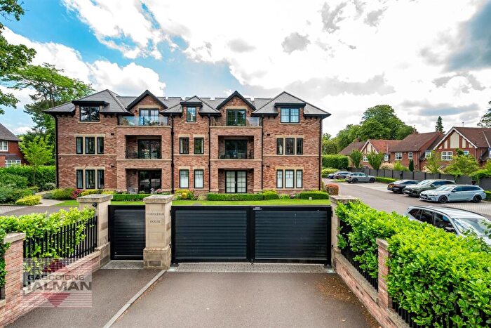3 Bedroom Apartment To Rent In Alderley Road, Wilmslow, SK9