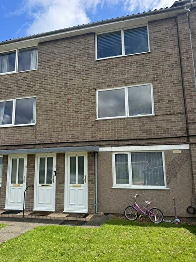 2 Bedroom Maisonette For Sale In Kent Avenue, London, W13