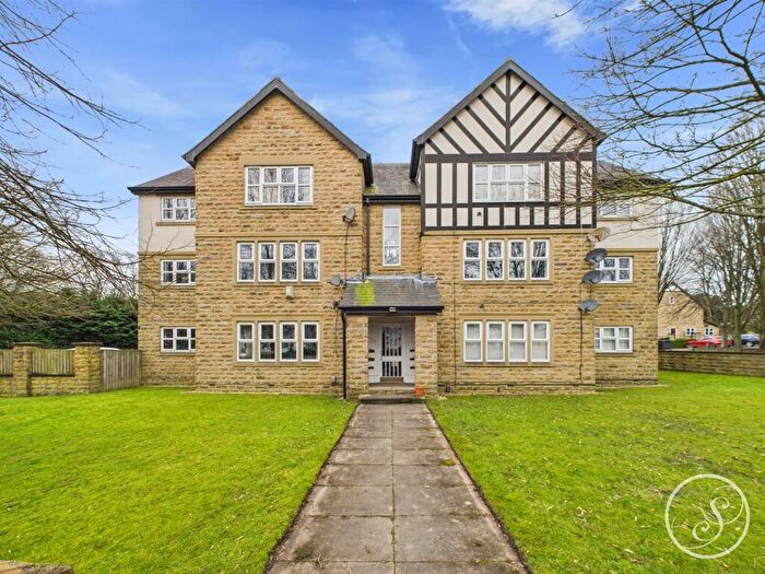 2 Bedroom Flat To Rent In Parkwood Court, LS8