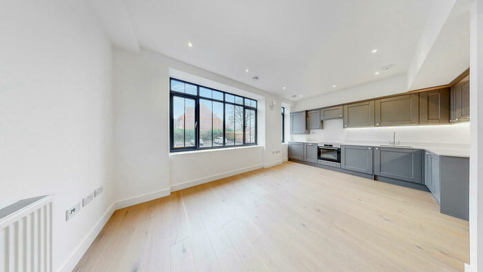 Apartment To Rent In Station Road, Dorking, RH4