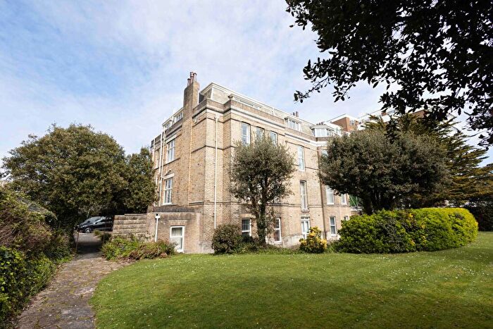 2 Bedroom Flat To Rent In Grove Road, Bournemouth, BH1