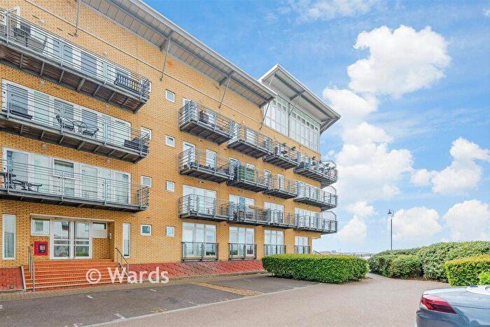1 Bedroom Flat For Sale In Carmichael Avenue, Greenhithe, Kent, DA9