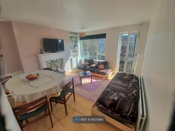 1 Bedroom Flat To Rent In Lower Mortlake Road, Richmond, TW9