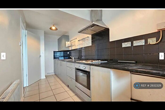2 Bedroom Flat To Rent In Orchard House, Erith, DA8
