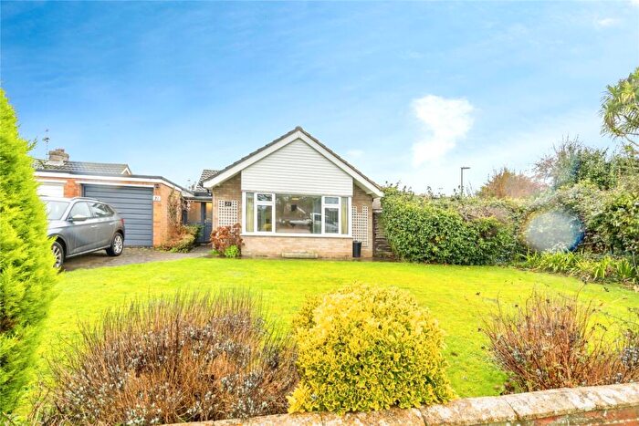 2 Bedroom Bungalow For Sale In Yeomans Acre, Bognor Regis, West Sussex, PO21