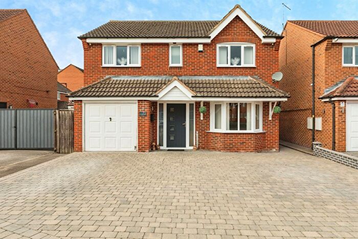 4 Bedroom Detached House For Sale In Kingfisher Drive, Wombwell, Barnsley, S73
