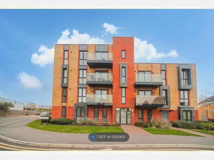 2 Bedroom Flat To Rent In Oscar Wilde Road, Reading, RG1