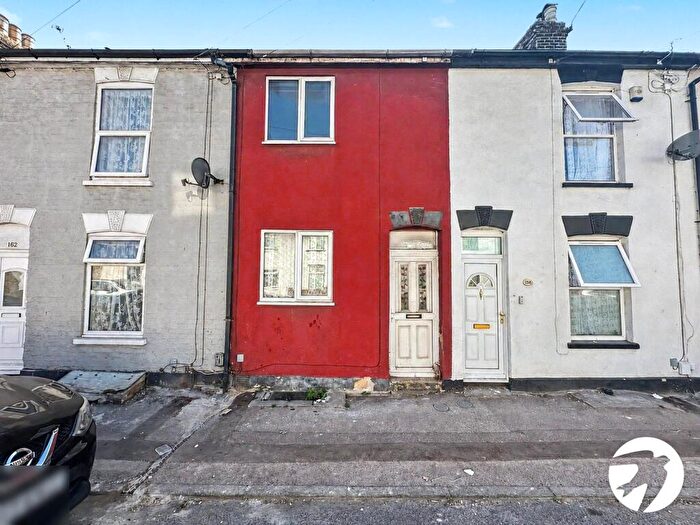 3 Bedroom Terraced House For Sale In Thorold Road, Chatham, Kent, ME5
